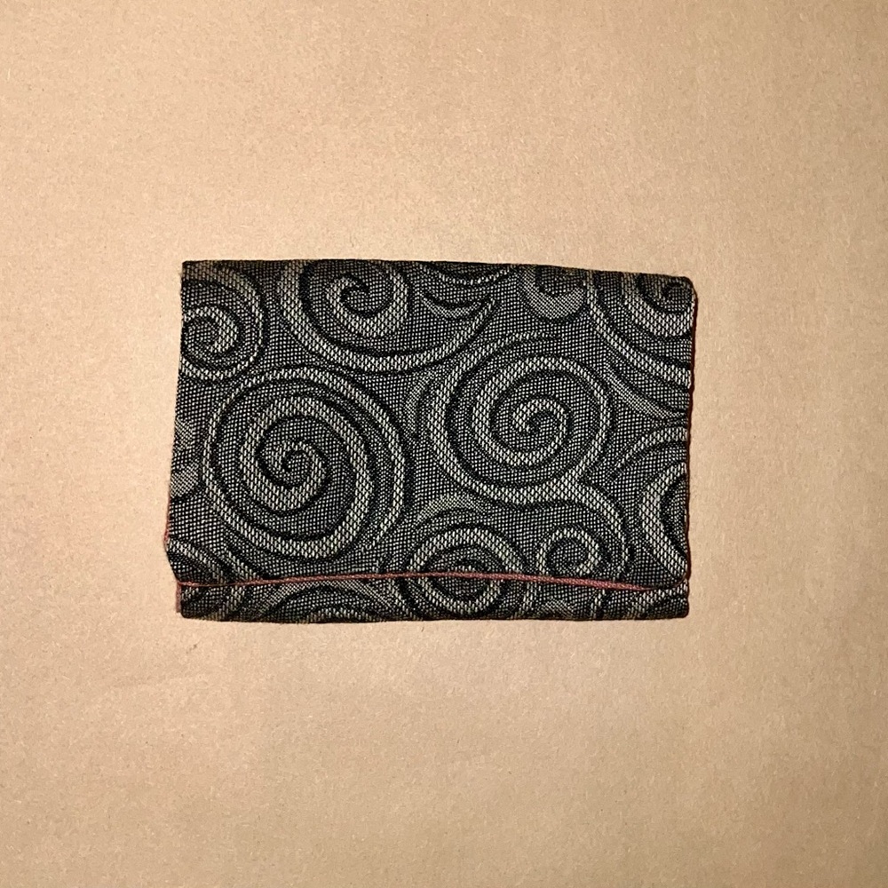 Retro Cardholder - Picture 2 of 10